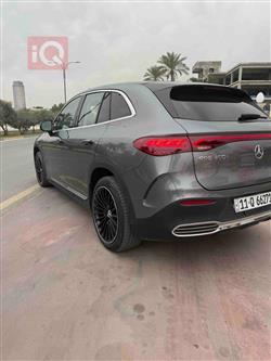 مرسيدس بنز إي كيو إي SUV